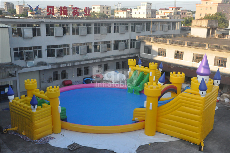 world's biggest inflatable water park