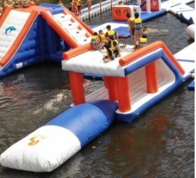 0.9mm PVC Inflatable Floating Water Park Inflatable Obstacle Course On Water EN71