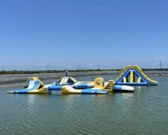 Waterproof Inflatable Water Slide Park Blow Up Water Park  BS7837