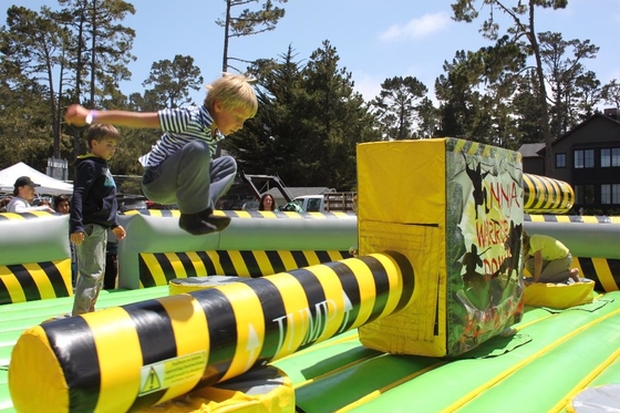 Custom Tarpaulin Inflatable Wipeout Obstacle Course Meltdown Game Machine