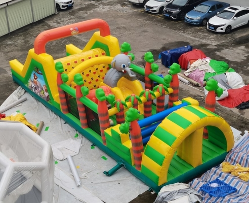 0.55mm PVC Animal Inflatable Obstacle Course With Toys 15*5*4.5m